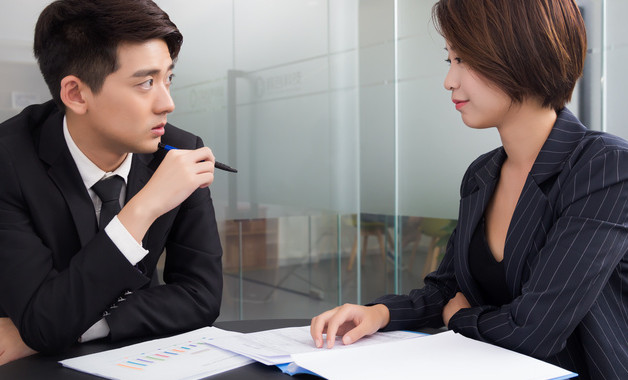 2025医院年终总结表彰大会主持词