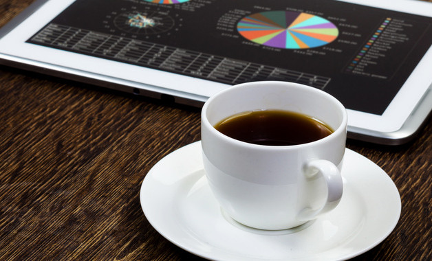 关于服务员的年度工作总结合集